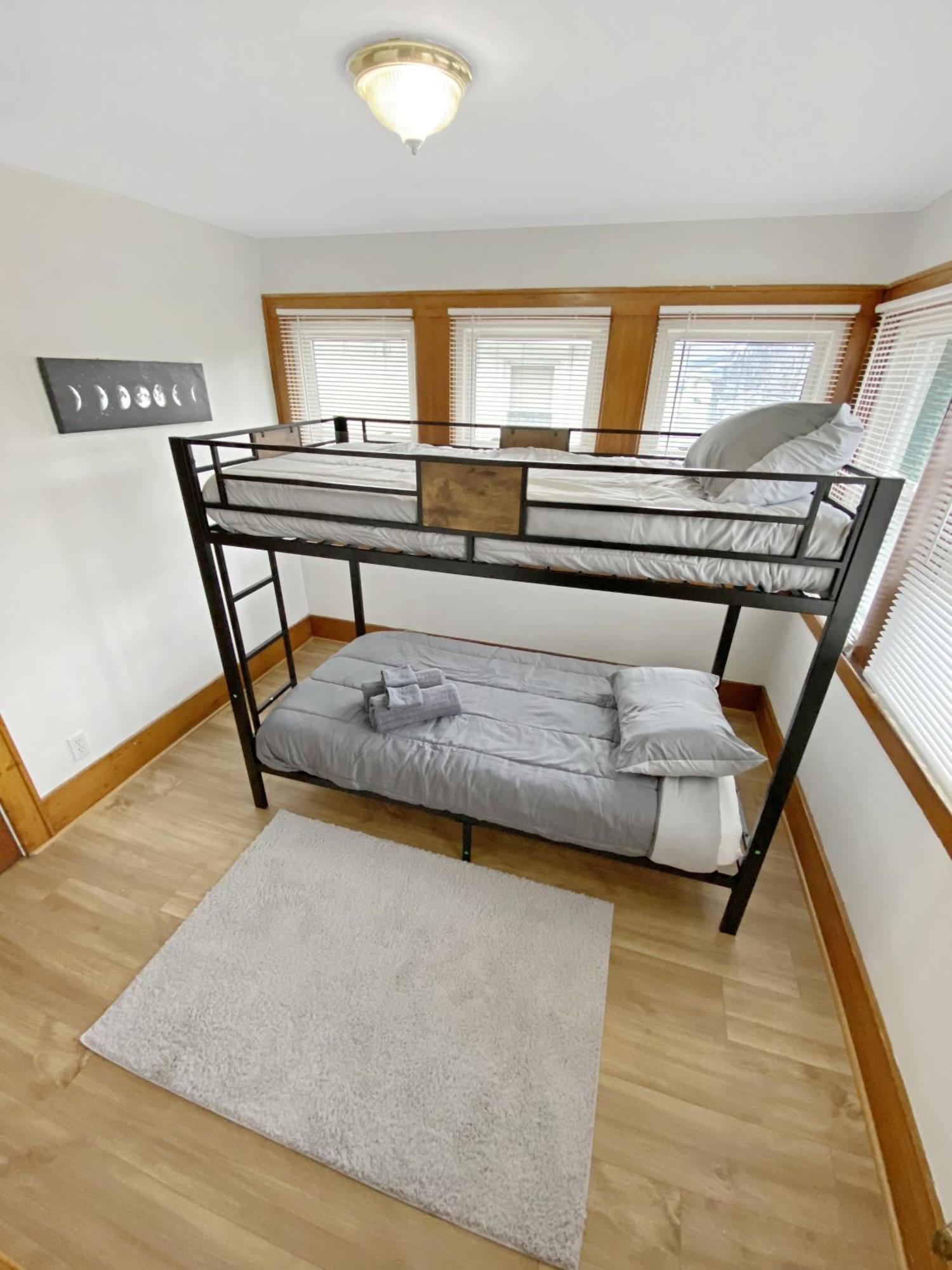 Lux 3Br, Steps From Airport, U Of R & Grocery Stores Rochester Extérieur photo